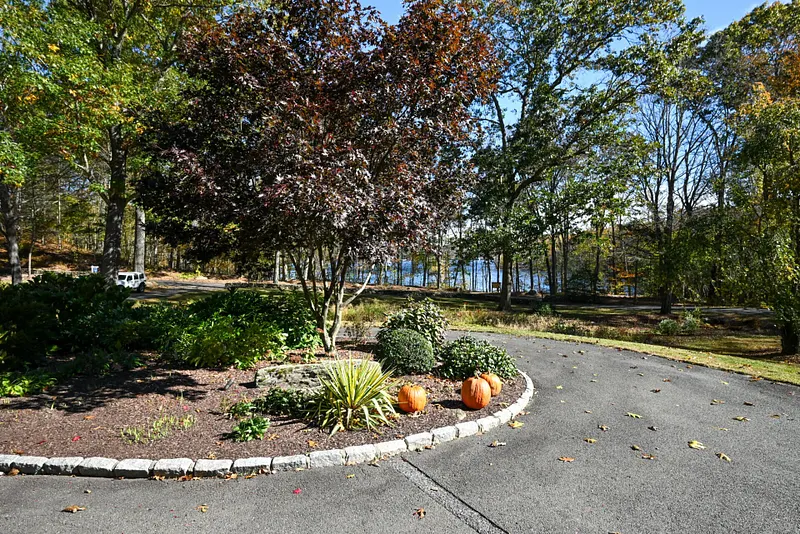 117 Alberts Hill Road Photo 6