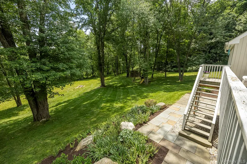 12 Hilltop Road Photo 36