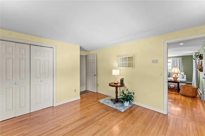 14 Wolcott Avenue Photo 23