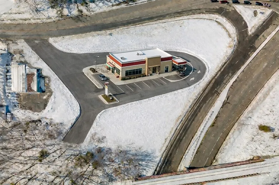 20 Wauregan Road Photo 6