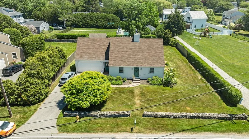 14 Wolcott Avenue Photo 40