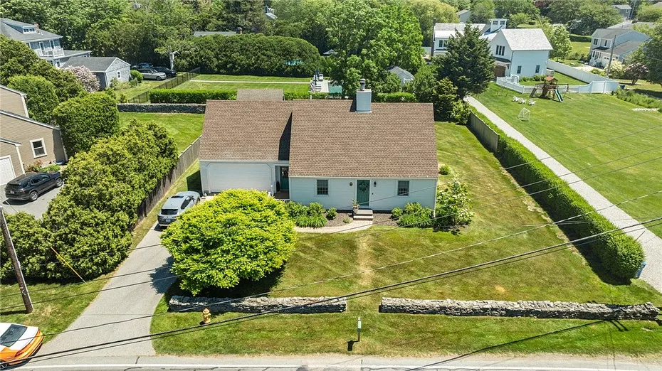 14 Wolcott Avenue Photo 40