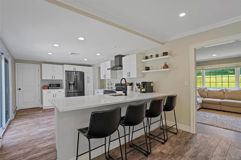 11 Kenneth Drive Photo 13