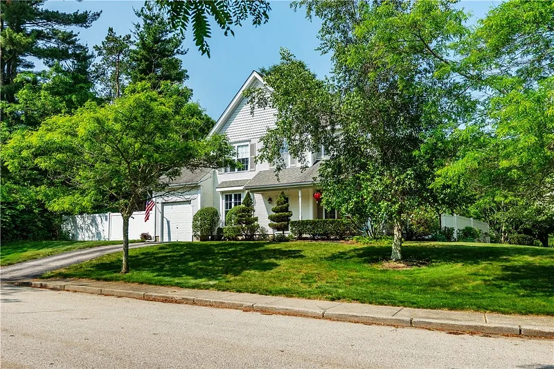 50 South Pond Drive Photo 2
