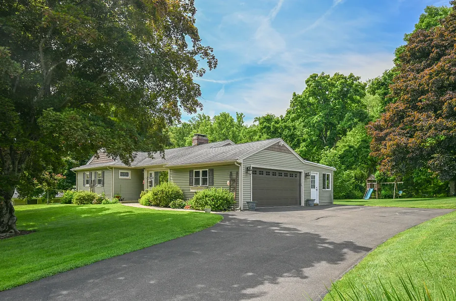 3 South Meadow Drive Photo 1