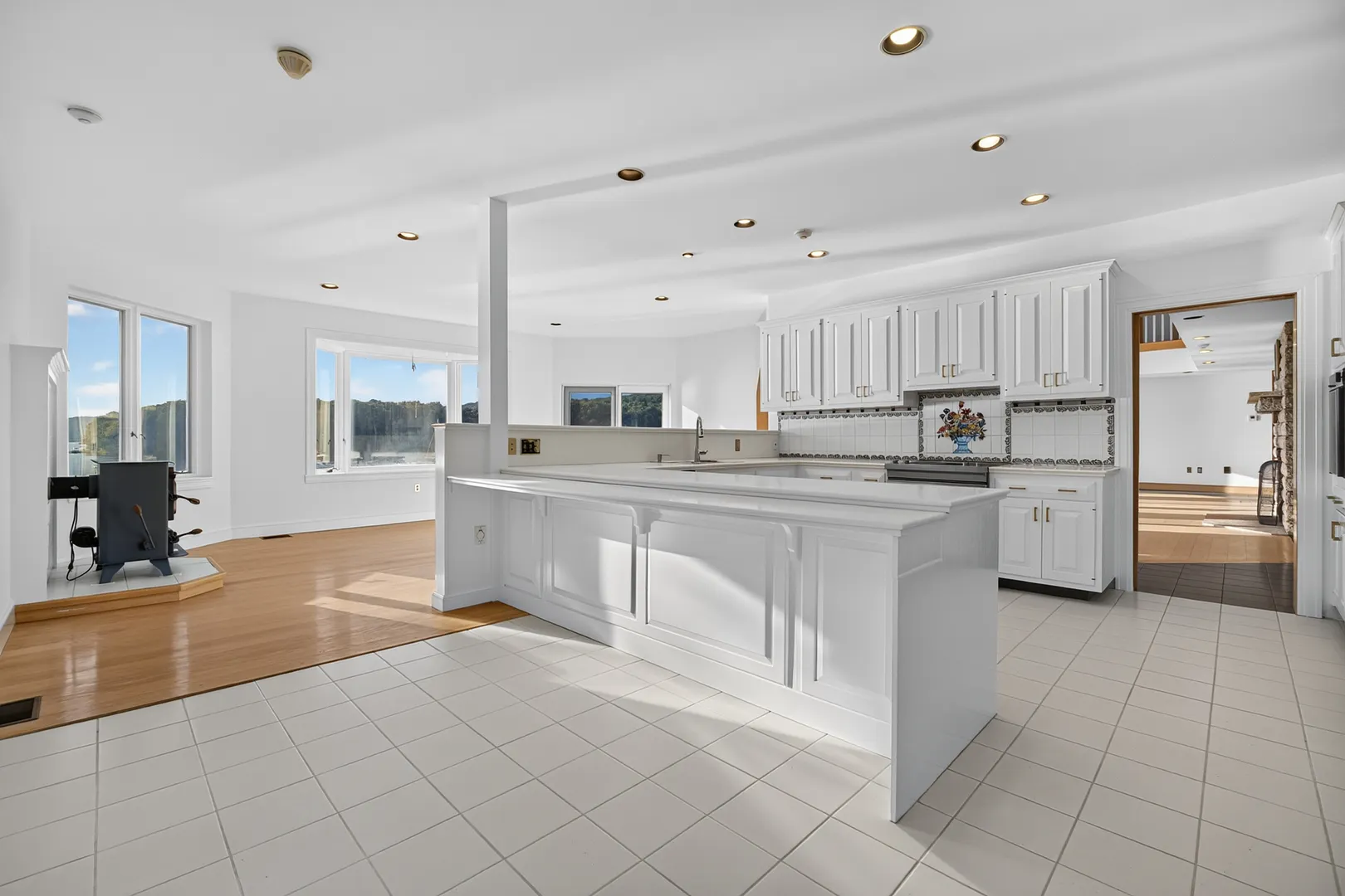 87 Cove Road Photo 13
