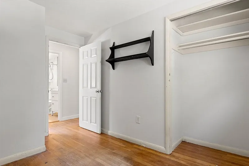 85 Gile St Photo 17