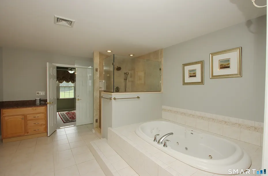 66 Wood Chase Lane Photo 24