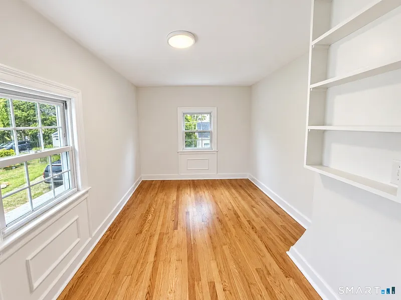 63 Golden Hill Street Photo 14