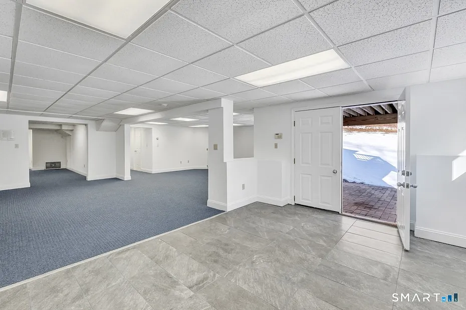 461 Amity Road Photo 36