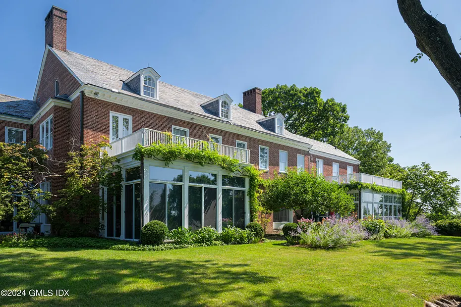 10 Cliffdale Road Photo 6