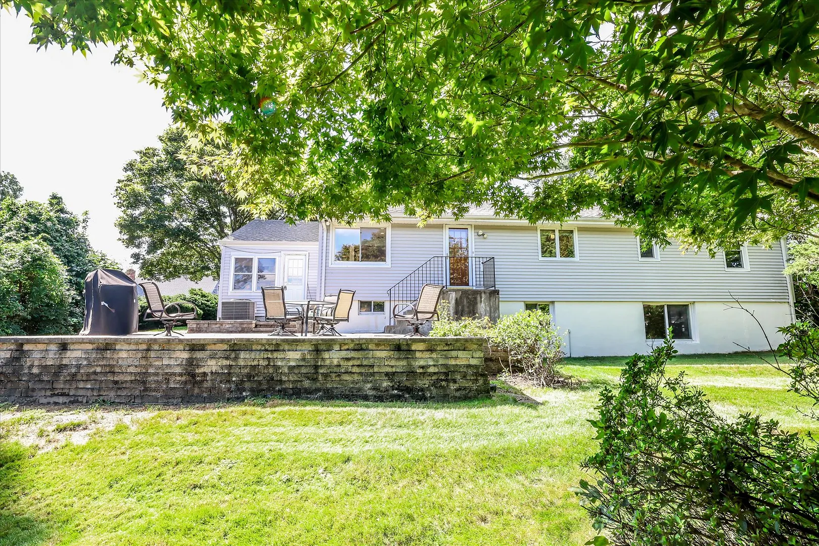 86 Crown Street Photo 22