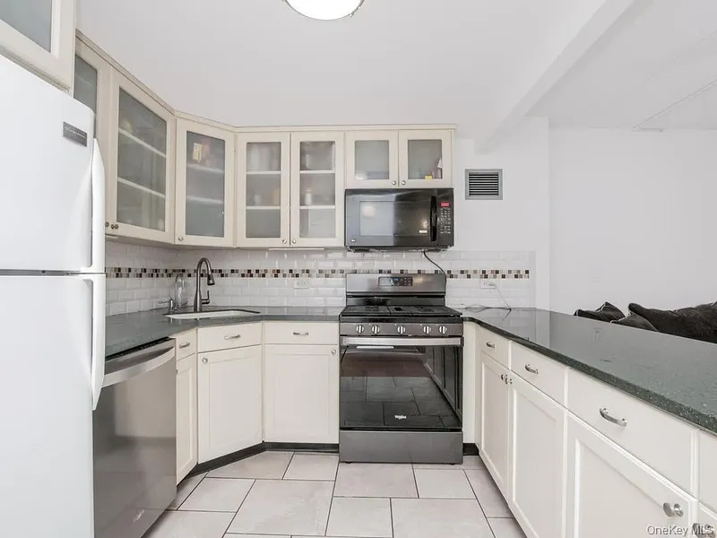 777 N Macquesten Parkway  #203 Photo 6