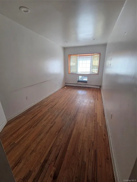 2471 B Crotona Avenue Photo 7
