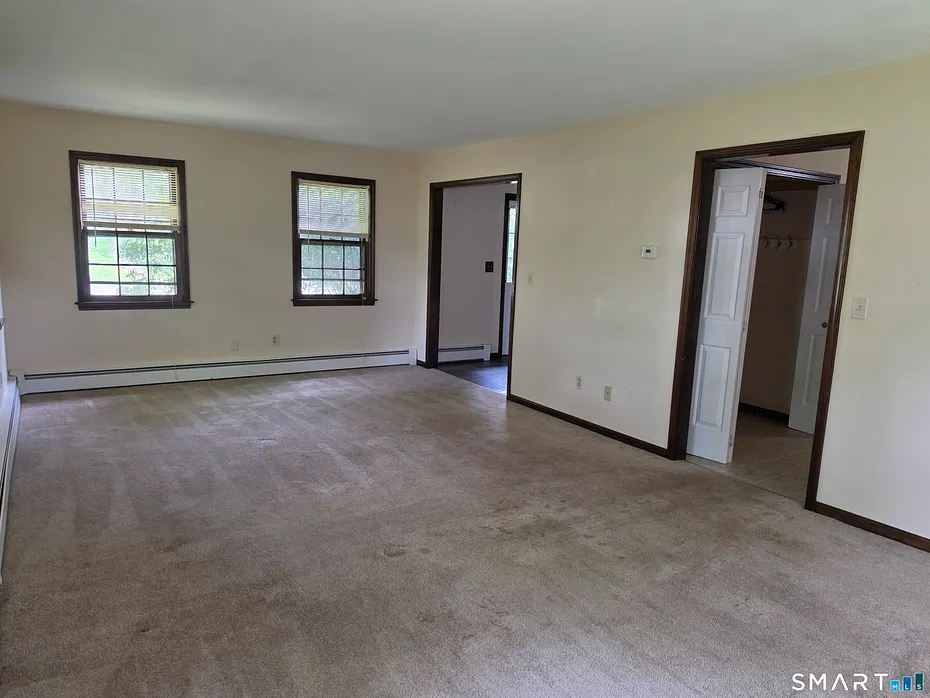 8 Squire Lane Photo 23