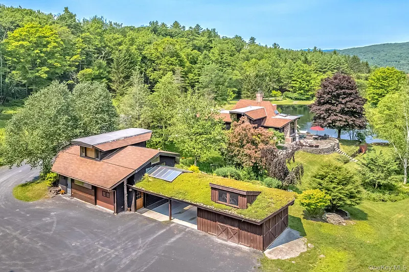 262 Macdaniel Road Photo 31