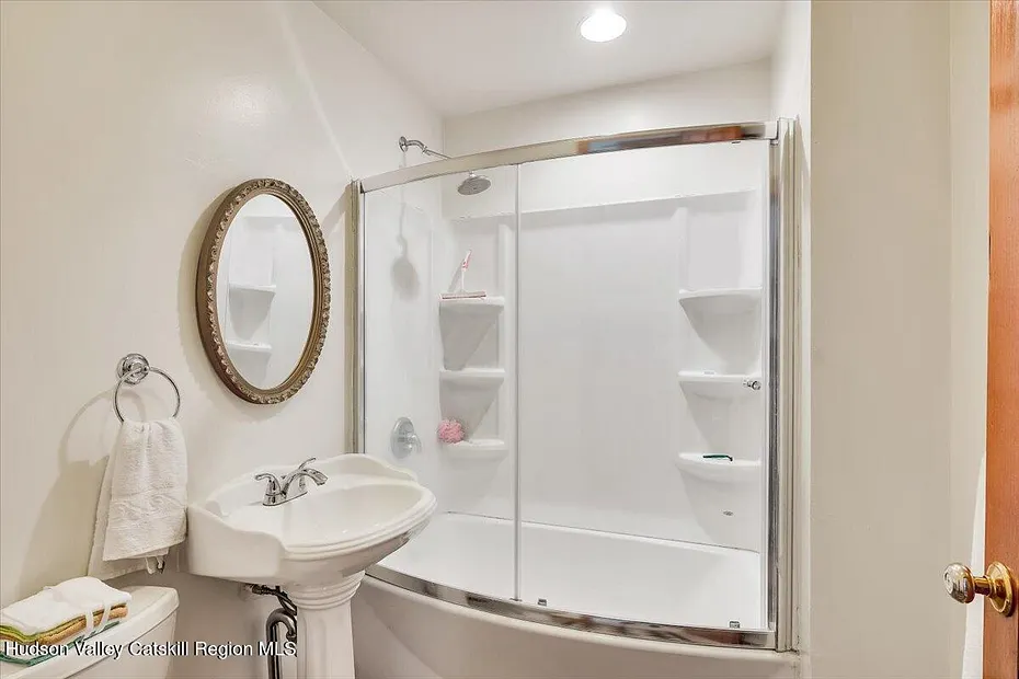 6196 New York 81 Photo 33