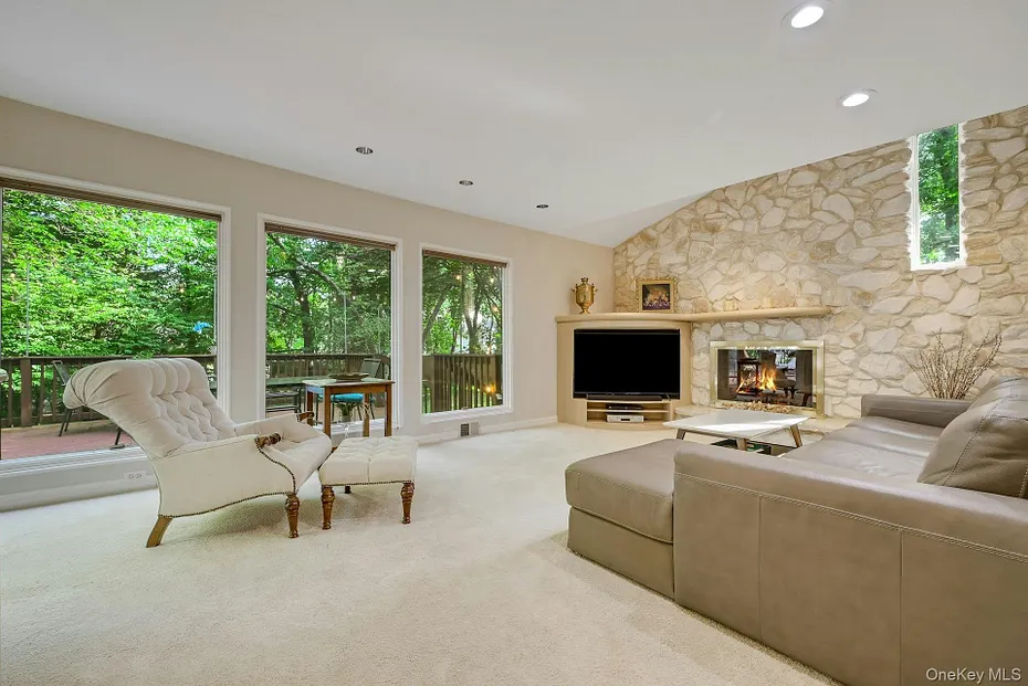 19 York Drive Photo 35