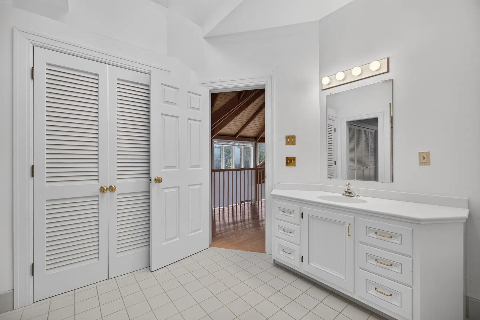 87 Cove Road Photo 31
