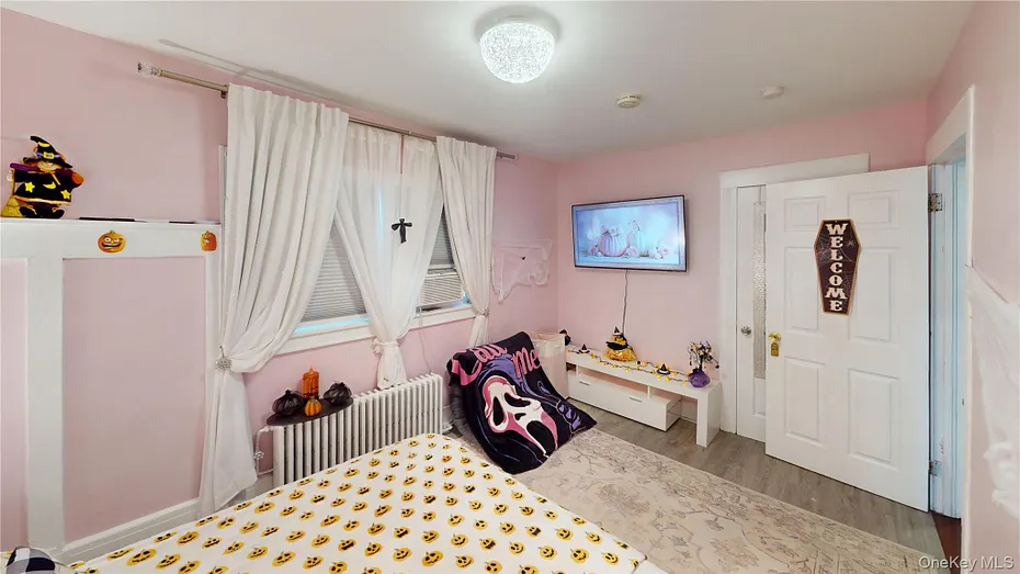 88 Grand Avenue Photo 25