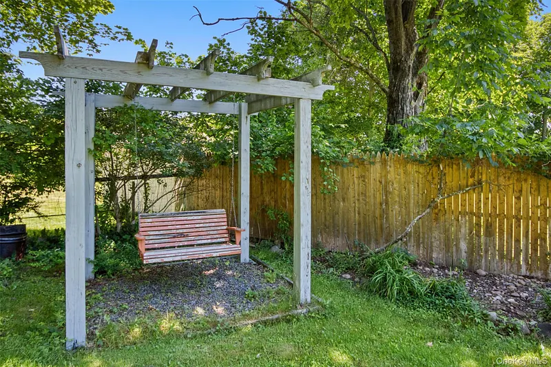 32 Mager Avenue Photo 27