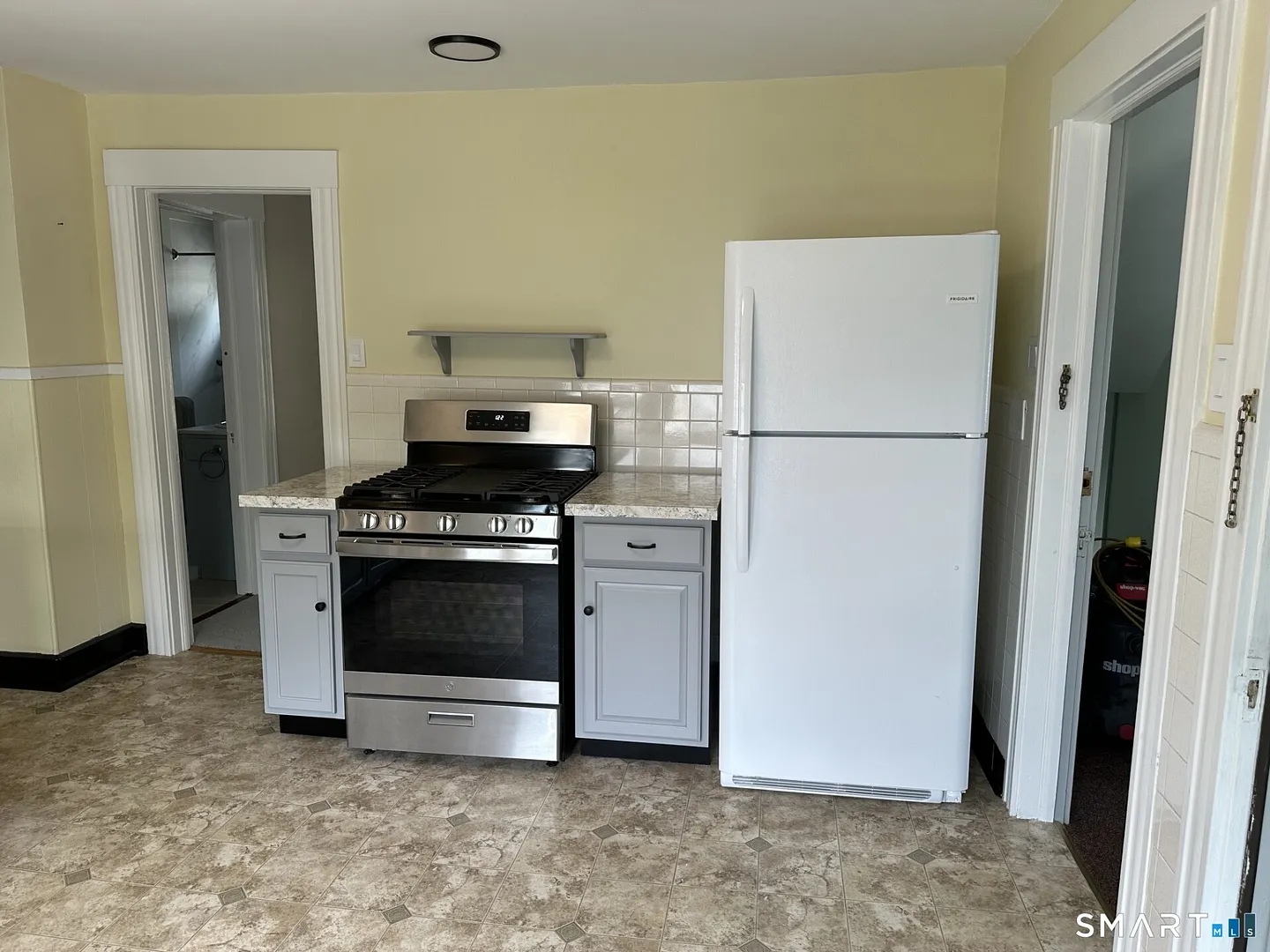 76 Lorenzo Street Photo 17