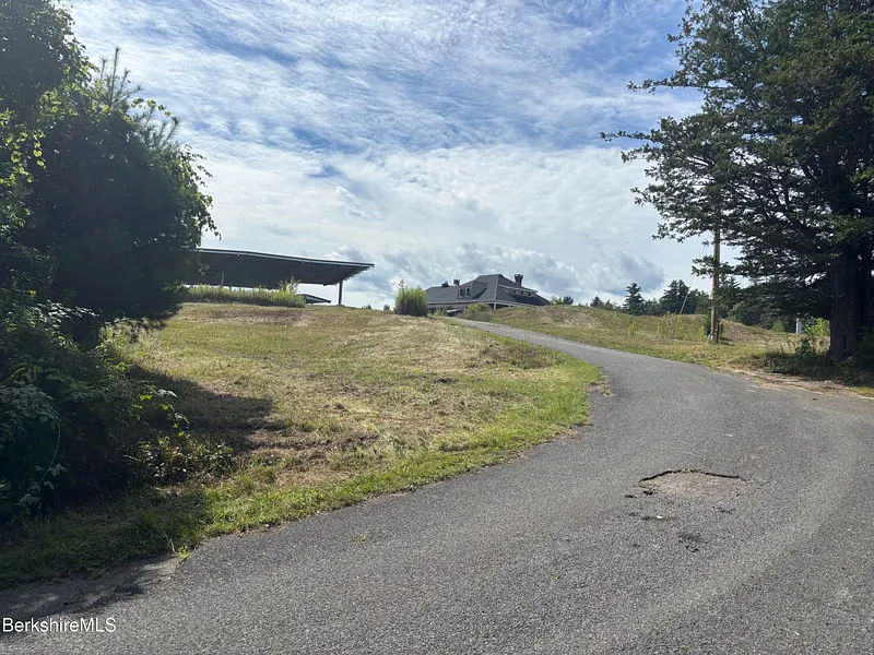 641 River Rd Photo 17