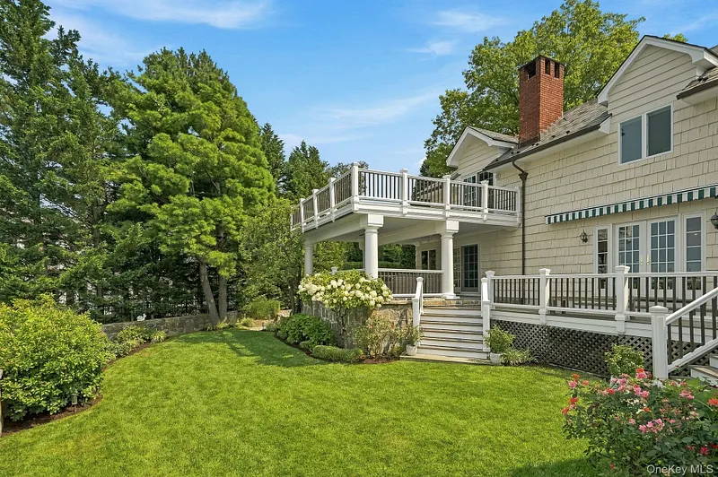 522 The Parkway Photo 34