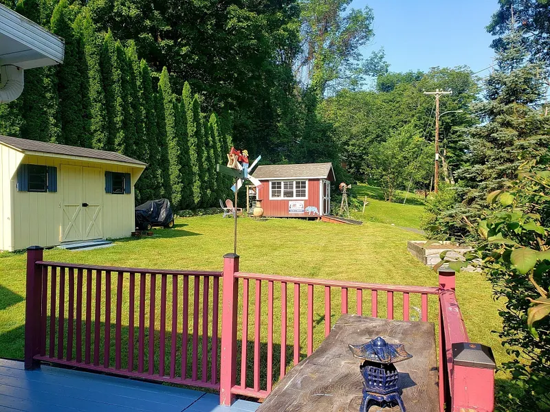 28 Hampden St Photo 5