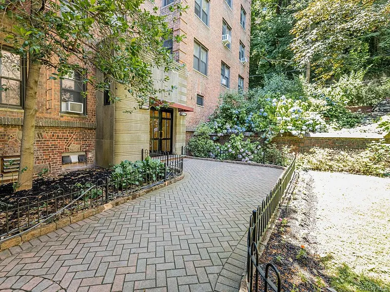 3015 Riverdale Avenue  #2k Photo 20