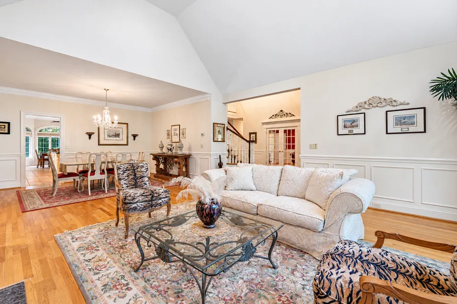 136 Long Lane Photo 14