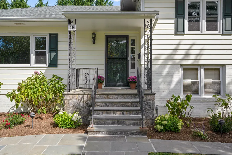 30 Antler Place Photo 3