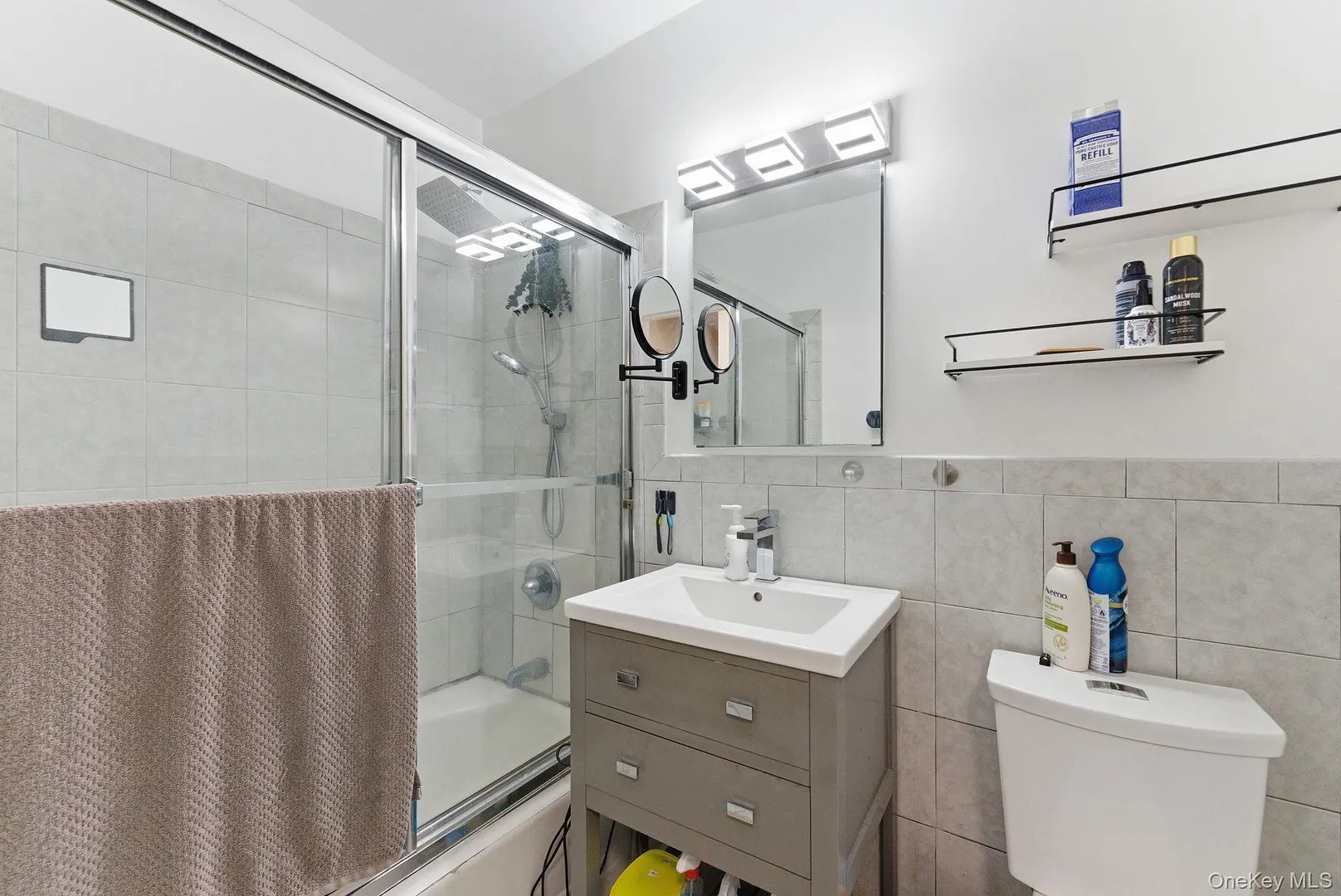 250 N Broadway  #5B Photo 10