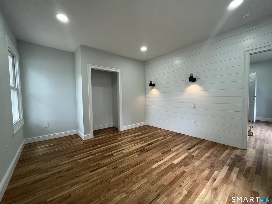 82 Howard Avenue  #82-2L Photo 5