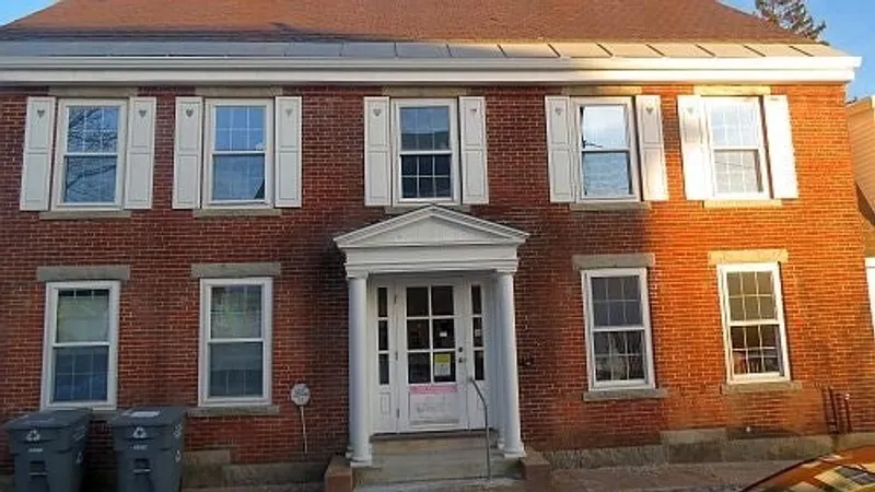 33 Main St Photo 3