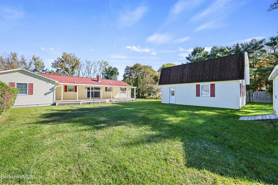 64 Devonshire Dr Photo 58