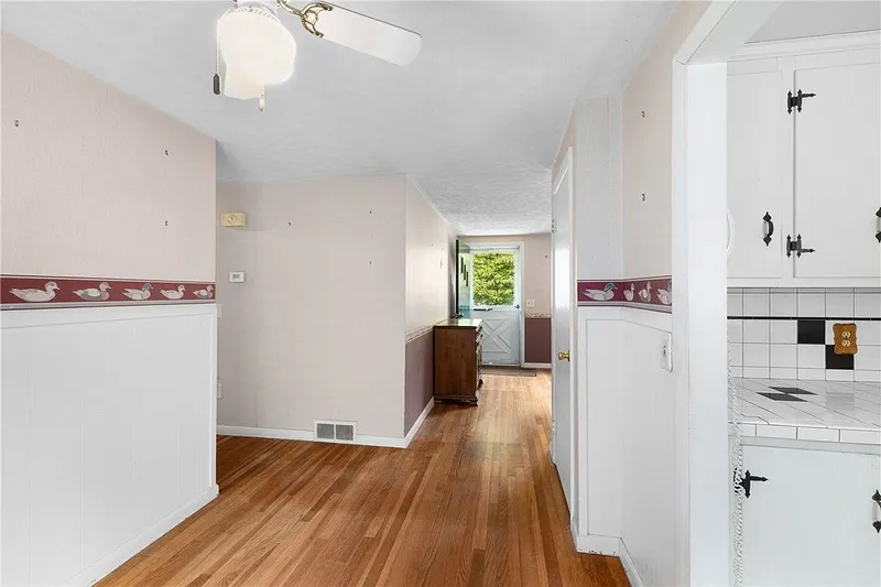 108 Longfellow Drive Photo 11