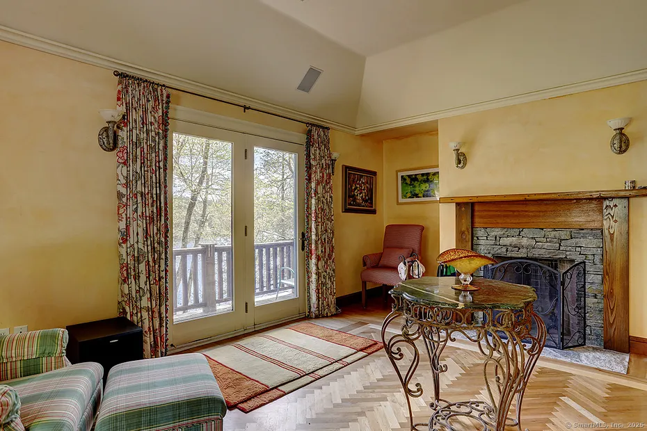 152 Tower Hill Road Photo 14