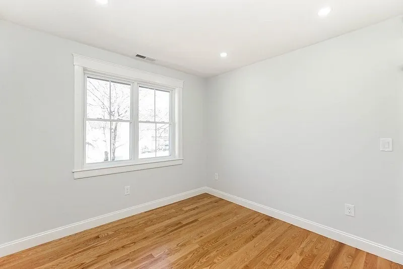 100 Kendall Avenue Photo 14