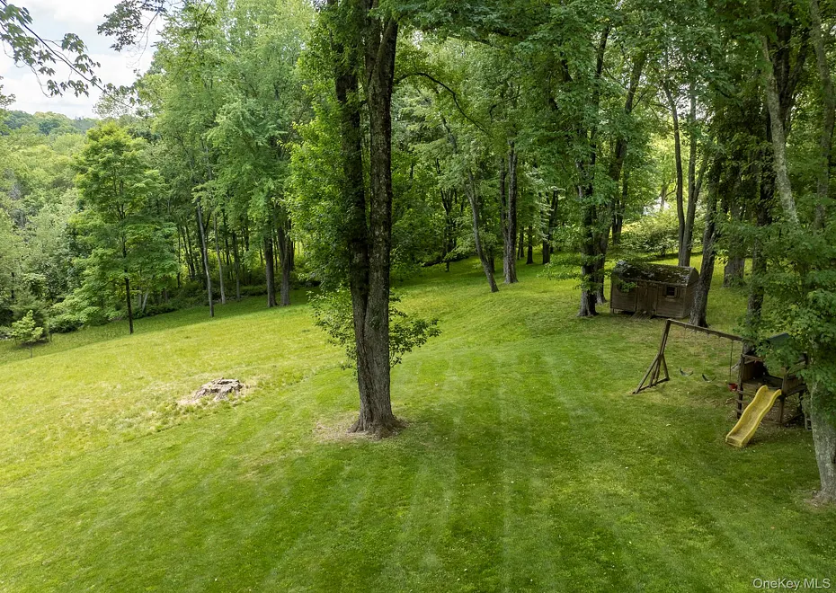 12 Hilltop Road Photo 40