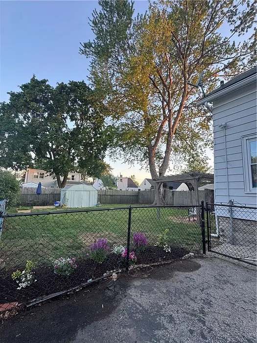 85 Ferris Street Photo 10