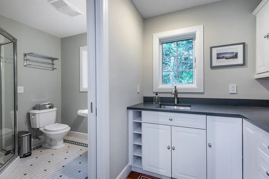 14 Flanders Lane Photo 37