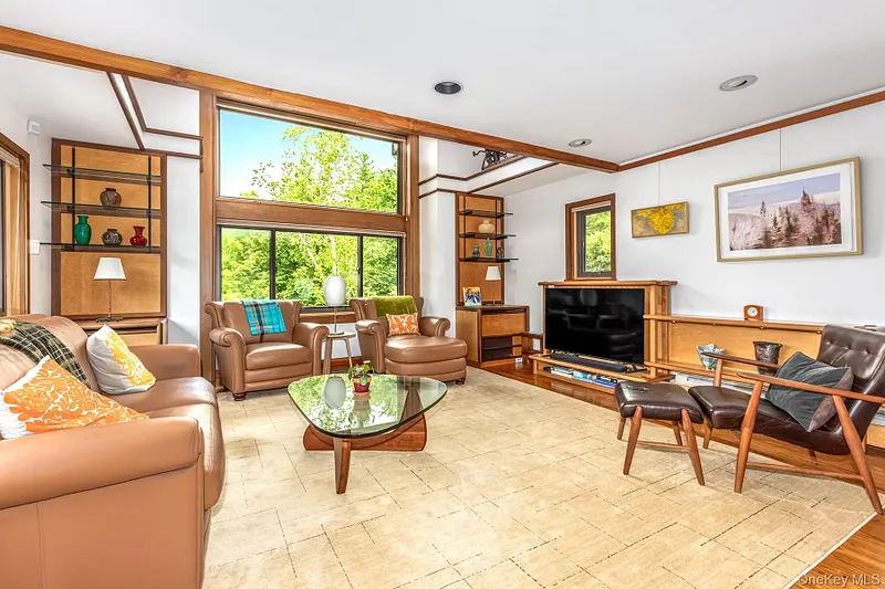 262 Macdaniel Road Photo 5