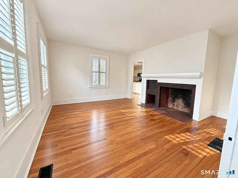 63 Golden Hill Street Photo 6