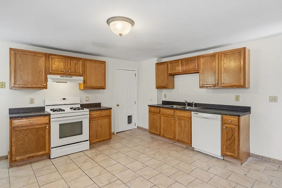 1391-1391 Worcester St  #1st Fl Photo 8