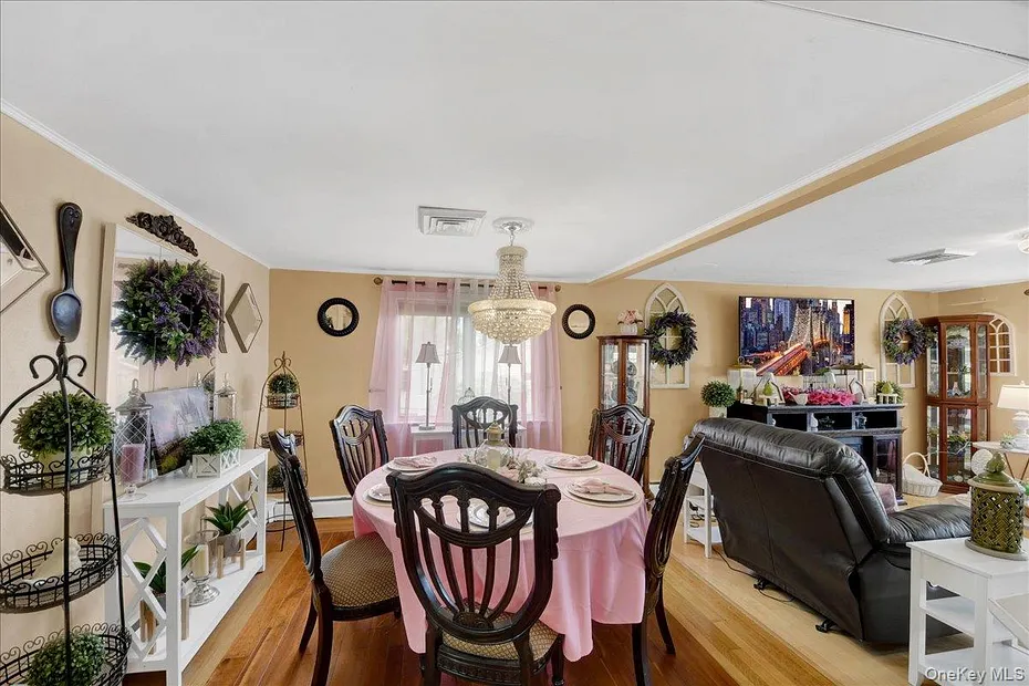 5 Rowell Lane Photo 8