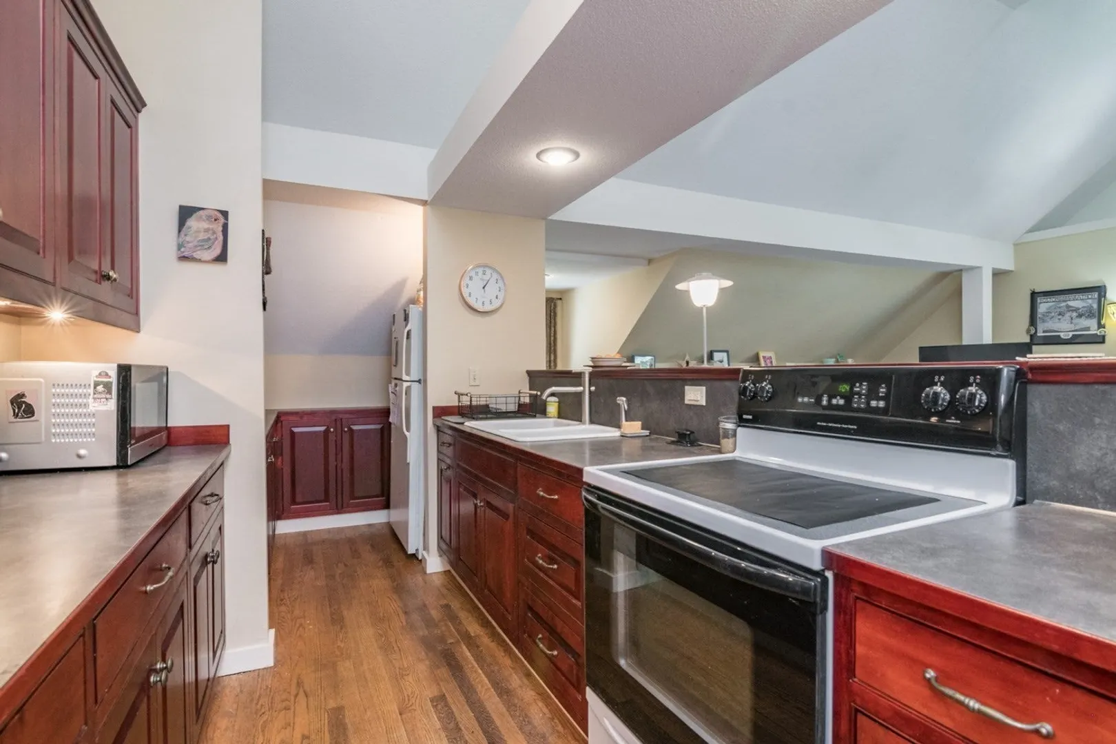 10 N Main St  #5E Photo 13