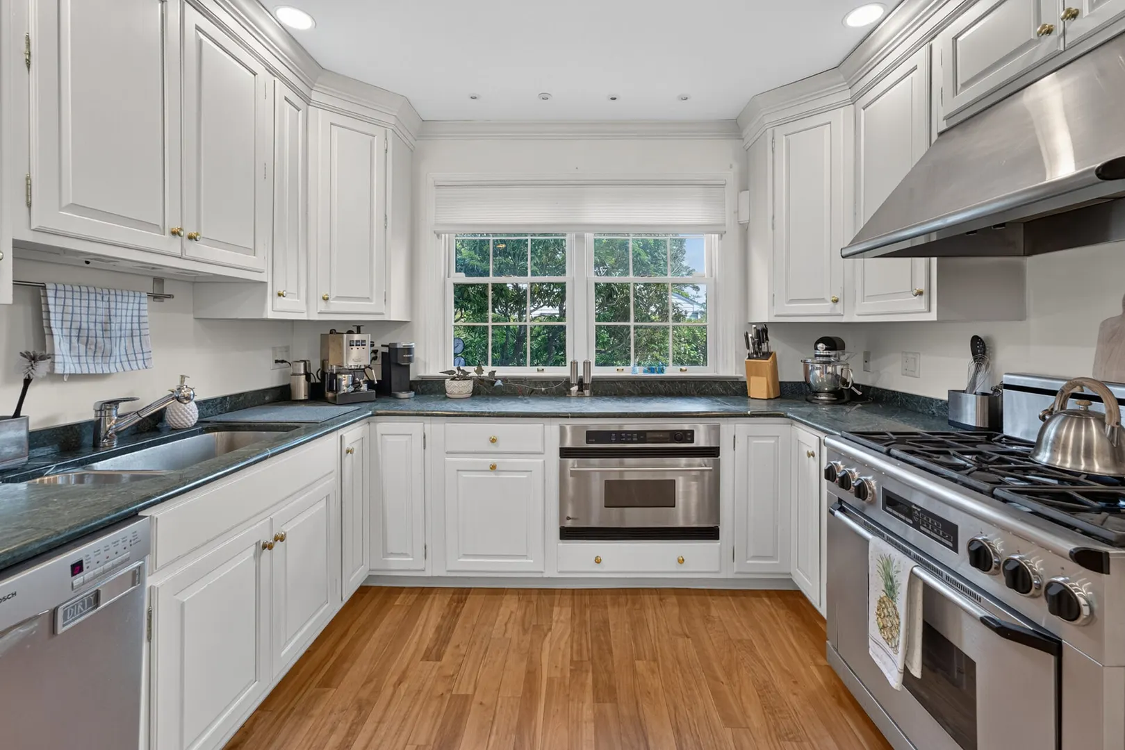 39 Glenwood Avenue Photo 6