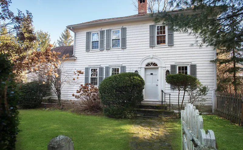 1709 Newfield Avenue Photo 1