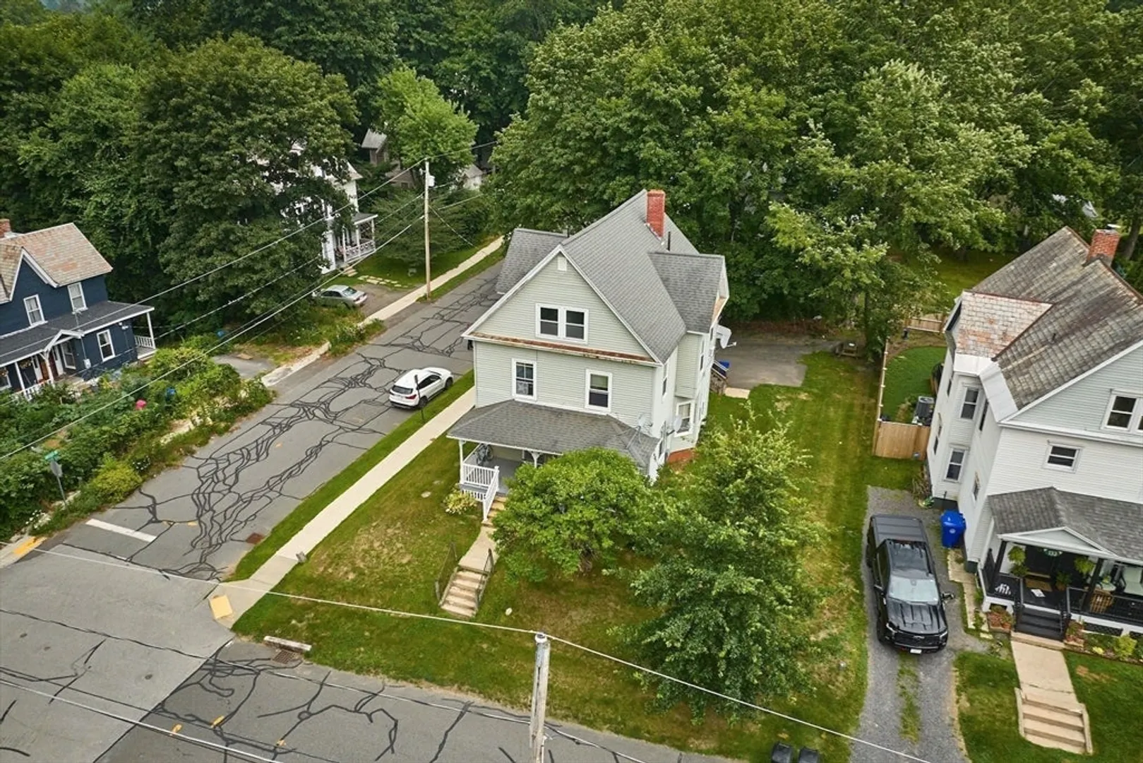 135 School St Photo 2